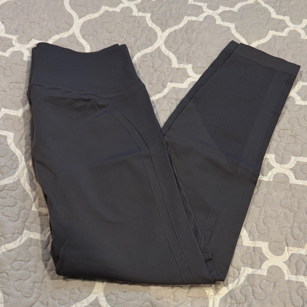 Lululemon Athletica Gray Textured Leggings